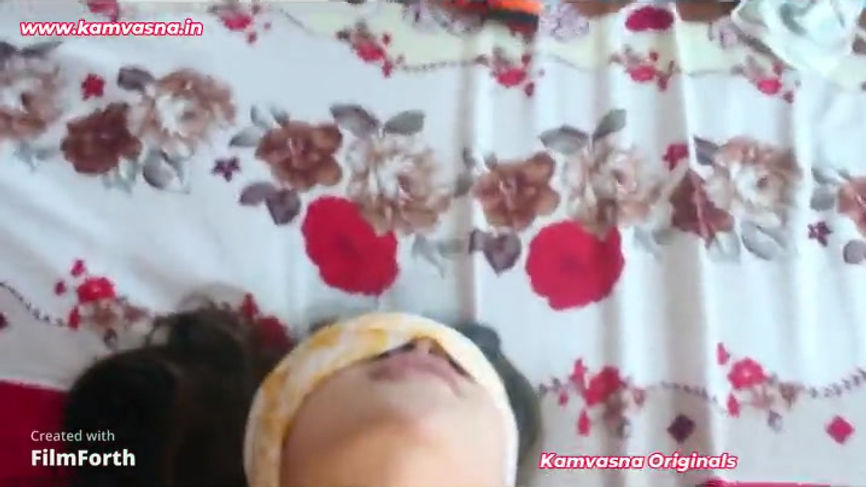 बड़े मम्मों वाली भाभी को आँख पे पट्टी बाँधके पति के दोस्त ने चोदा